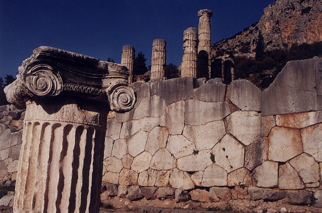 105-delphi-temple-of-apollo.jpg