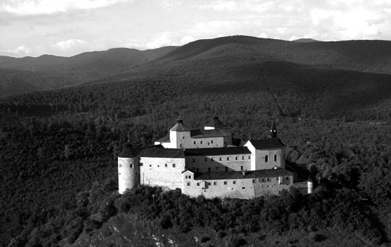 Z bašty Krásnej Hôrky dal Andreja Fischera zhodiť župan František Bebek krasnahorka-opt.jpeg