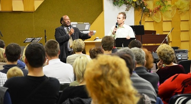 pastor-natha-williams-kaze-v-poprade.jpg