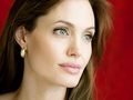 Reakcia Angeliny Jolie a Darlene Zschech na hrozbu rakoviny