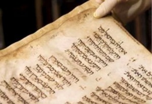 V Izraeli vystavili vzácne rukopisy Biblie z Damašku