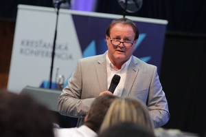 Organizácia stretnutia s D. Hoganom v Banskej Bystrici