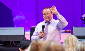 Mládež s Davidom Hathawayom v Banskej Bystrici