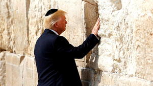 Donald Trump navštívil Múr nárekov